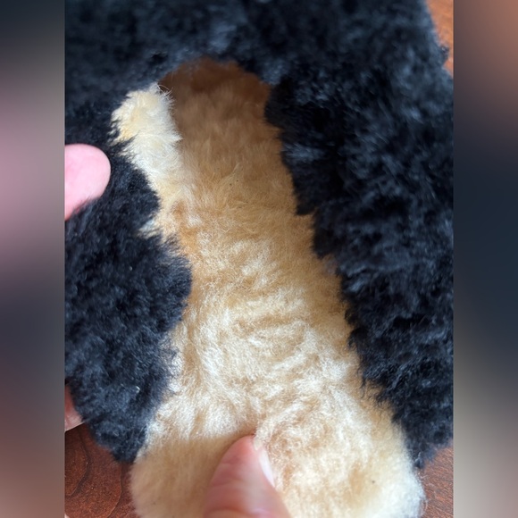 OLD FRIEND Sheepskin/Leather Cozy Plush Ladies Slippers Black Scuff,Like New 5/6 - Picture 12 of 14